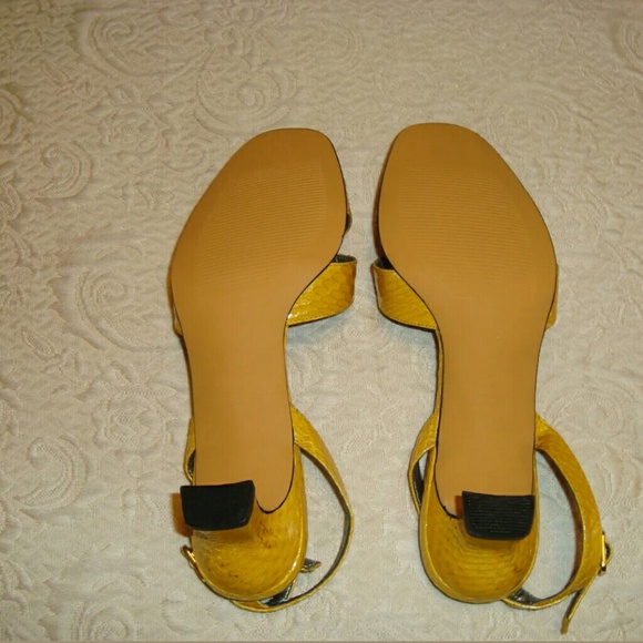 NEW Ros Hommerson Women's Sandals, Peachy Yellow - Picture 4 of 5